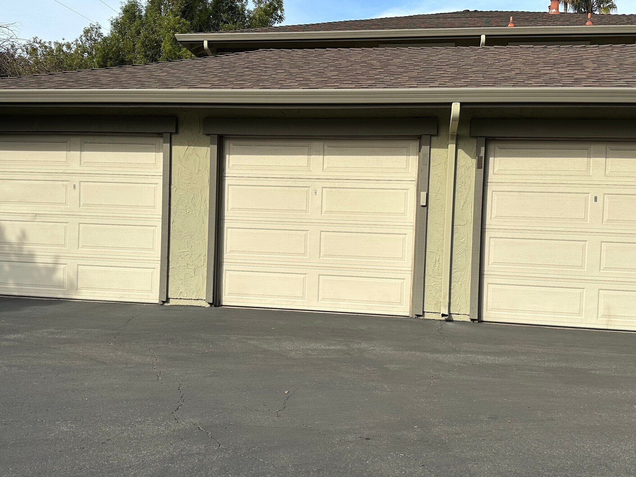 Building Photo - 1035 Delna Manor Ln