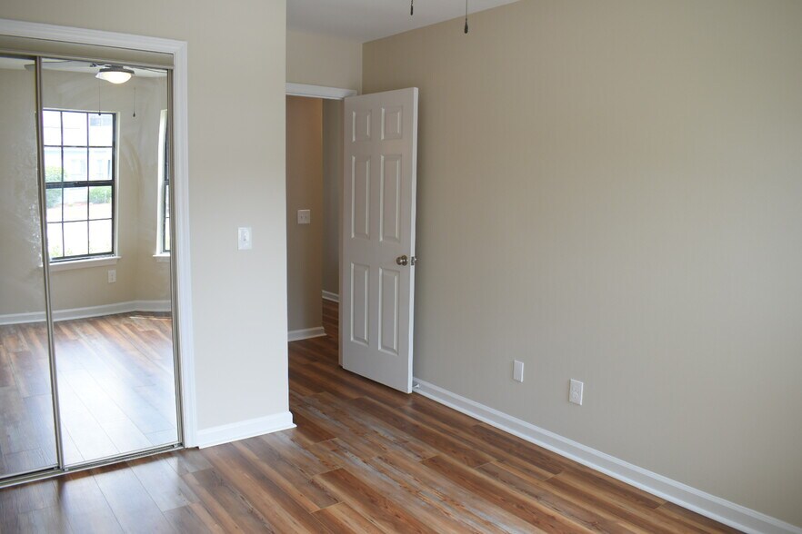 Building Photo - 1731 41st St