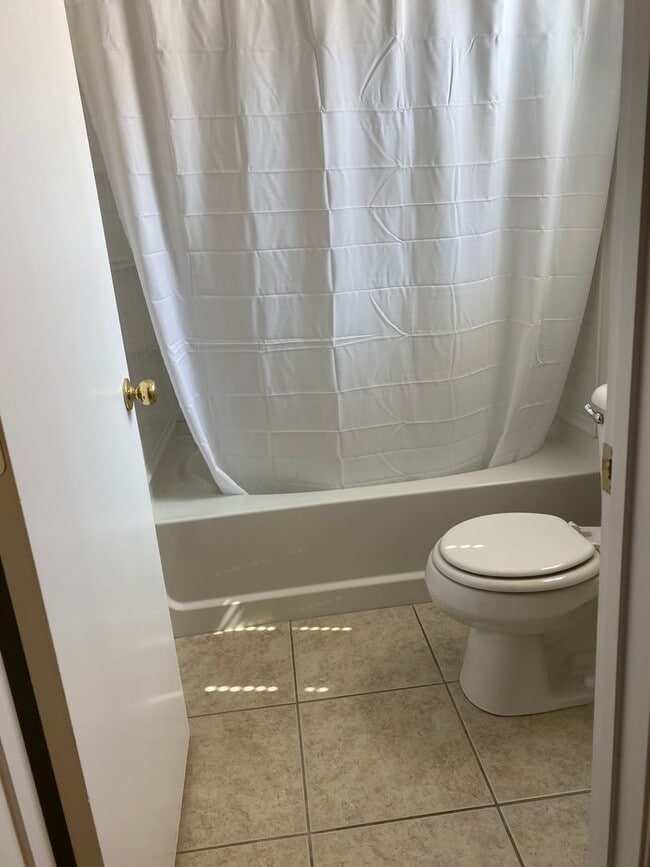 Building Photo - Remarkable totally renovated 2bed 2bath townhome is SW Las Vegas