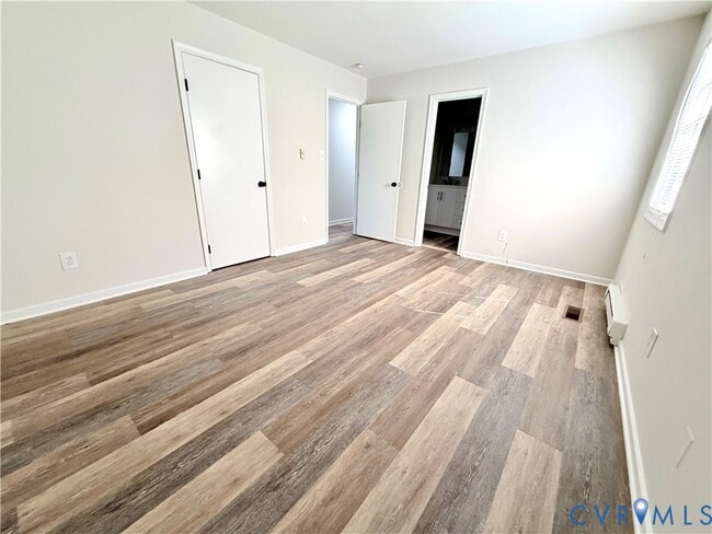 Building Photo - 5835 Huntingcreek Dr