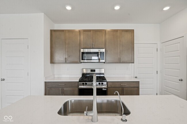 Building Photo - 15480 Postman Rd