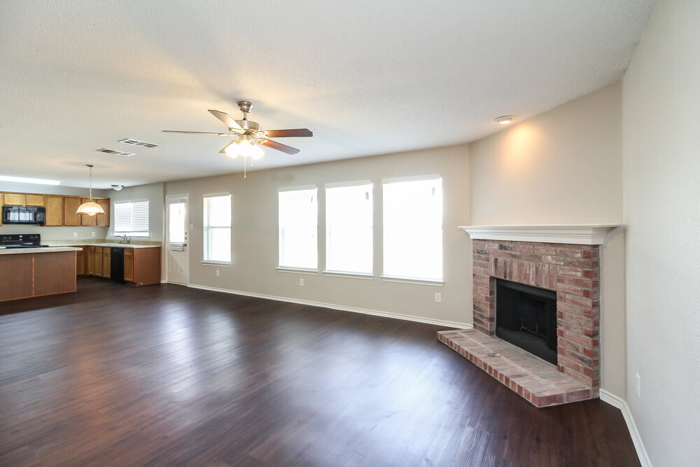 Building Photo - 2309 Raven Ct