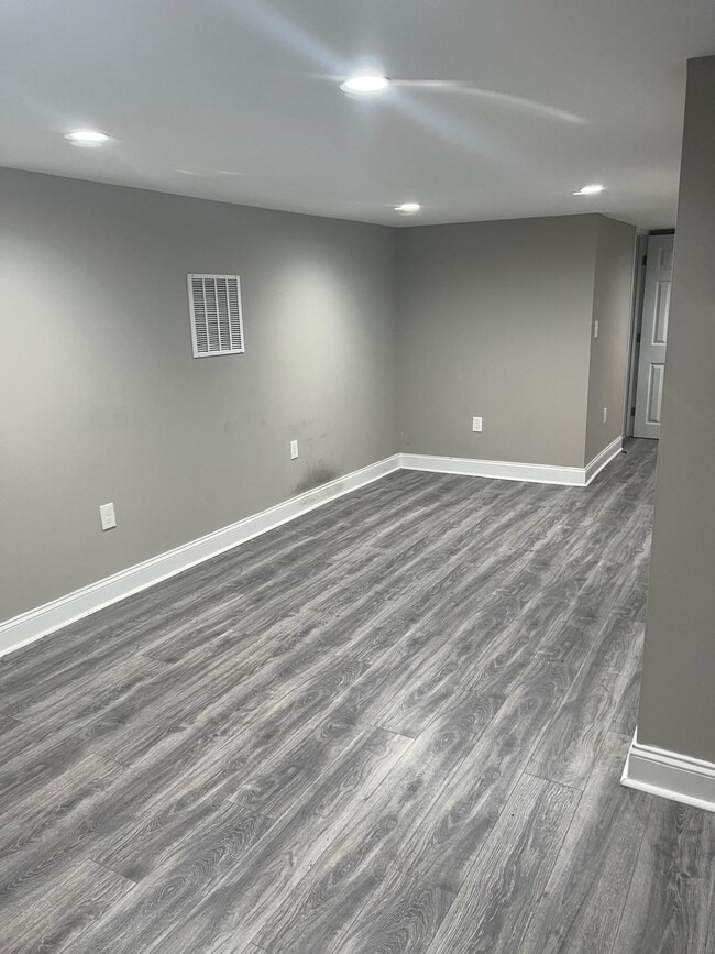 Building Photo - Druid Hill