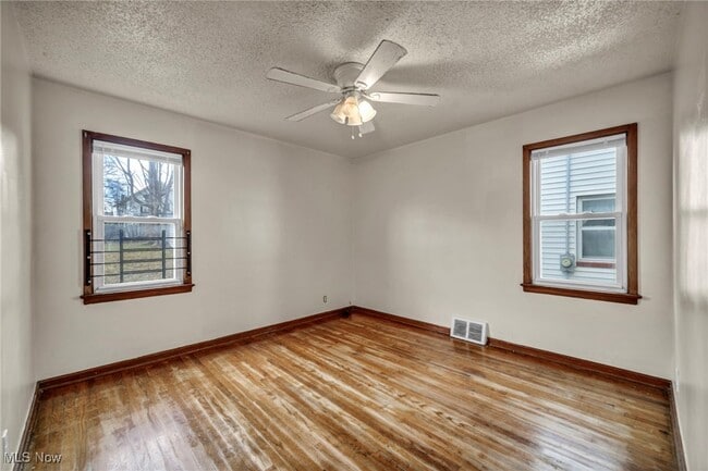 Building Photo - 10213 Dove Ave