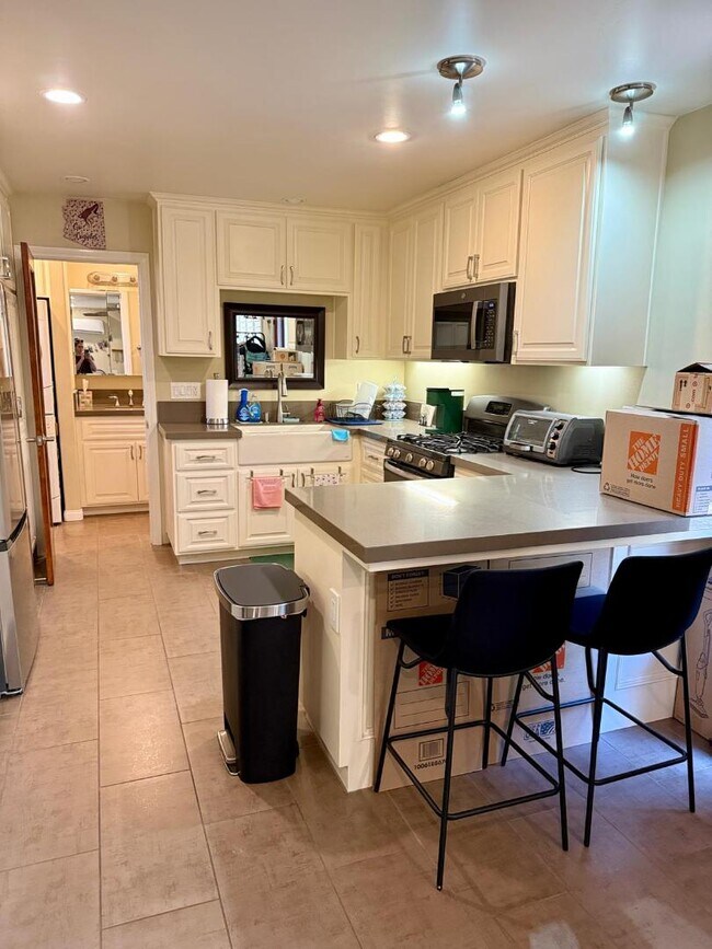 Building Photo - 4169-4171 Illinois St. - Unit A
