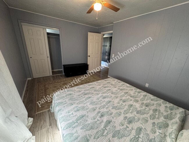 Building Photo - Charming 3-Bedroom Home