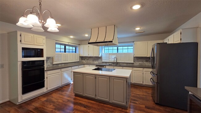 Building Photo - 18514 Purdy Ct