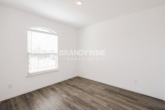 Building Photo - 122 Jenkinson Dr