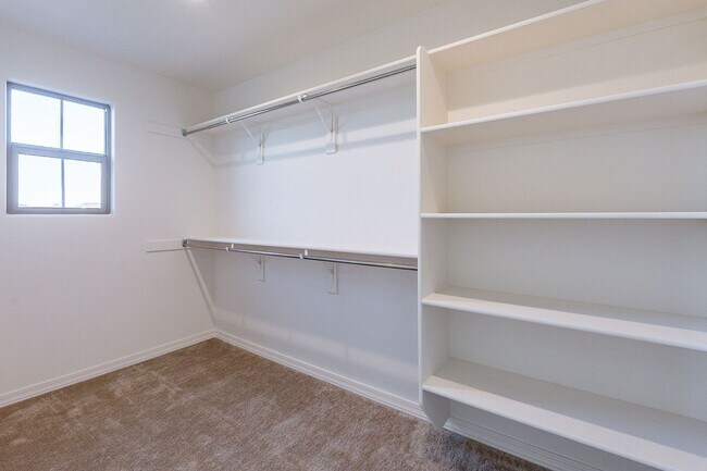 Building Photo - Three Bedrooms! Newer Neighborhood - conve...