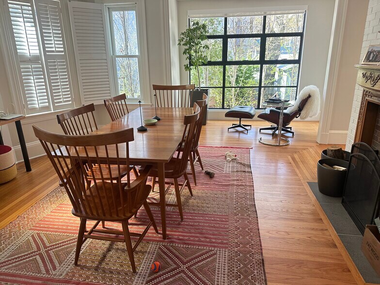 Building Photo - 58 Brook St