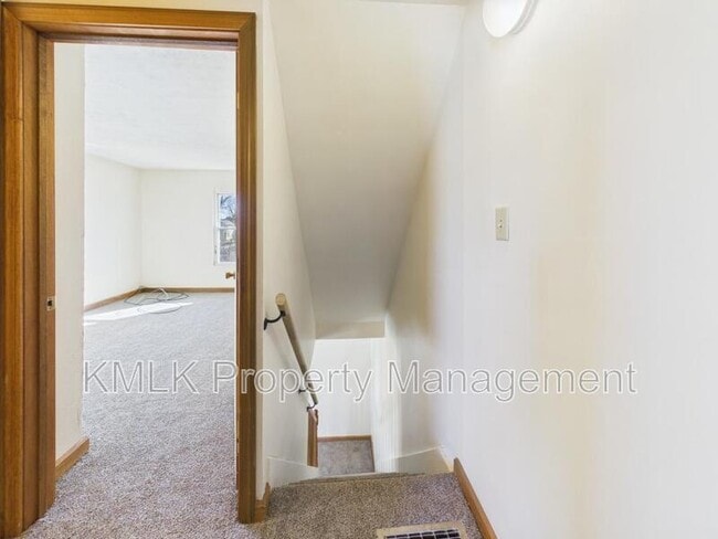 Building Photo - 444 7th St