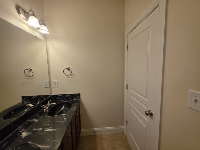 Building Photo - Spacious 4-Bedroom Home for Rent in Kings Grant Fayetteville – 15 Minutes from Fort Bragg