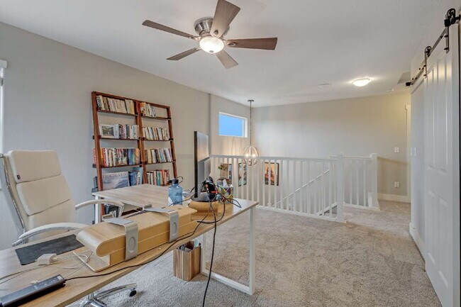 Building Photo - Beautiful mountain views from a Gold Hill Mesa corner lot with a hot tub!