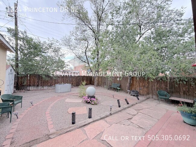 Building Photo - 1224 Princeton Dr NE