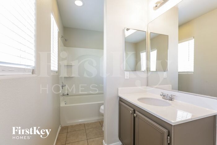 Building Photo - 7221 Dry Lake Ct