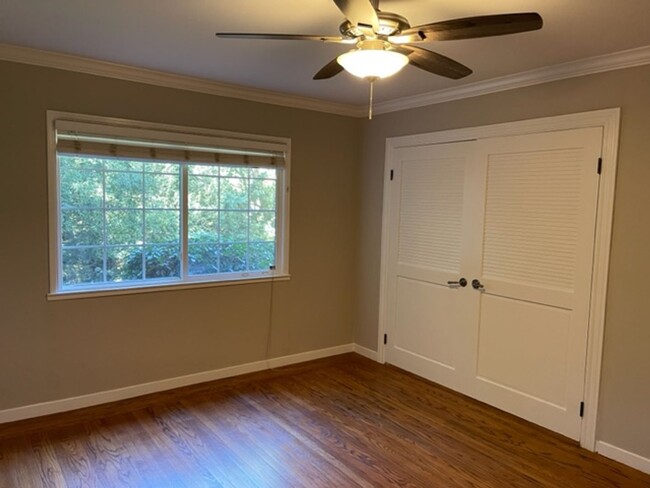 Building Photo - Charming single level home in Orinda-Avail...