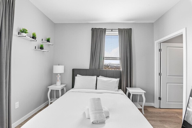 Building Photo - 95 Broadway-SI ID1240381P