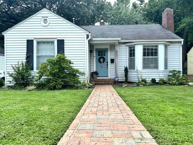 Building Photo - 507 Elm Ave