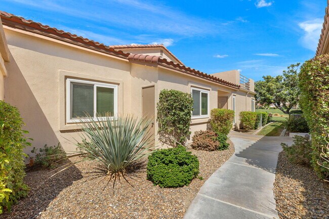 Building Photo - 78179 Crimson Ct