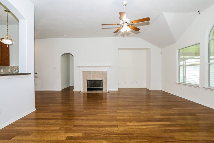 Building Photo - 28615 Hidden Cove Dr