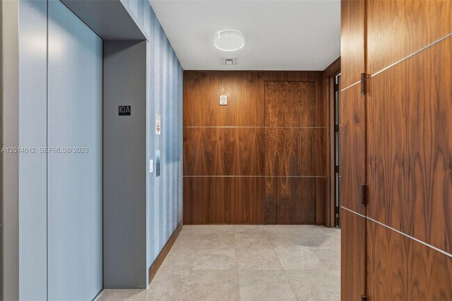 Building Photo - 5959 Collins Ave