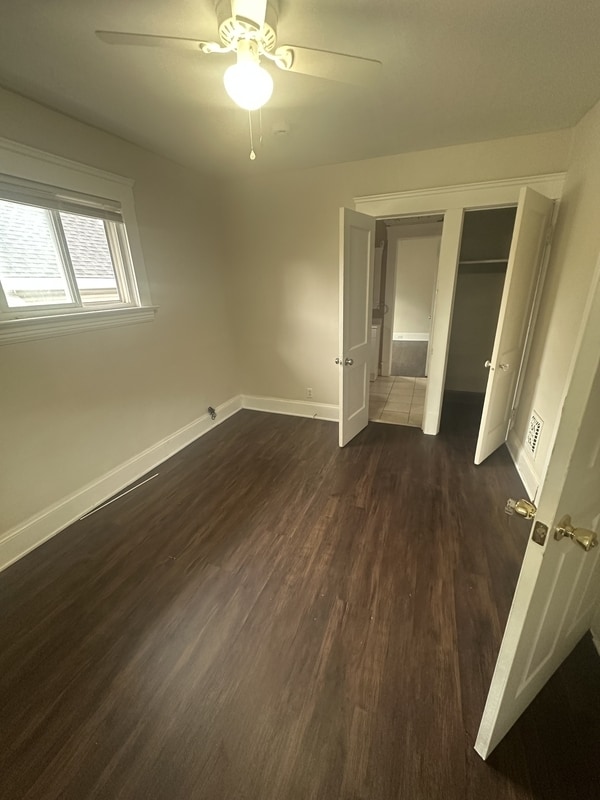 Building Photo - 2406 Searsdale Ave