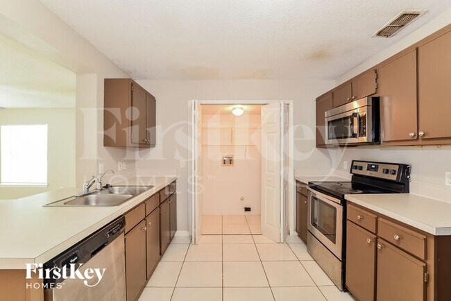 Building Photo - 9646 Lupine Ave