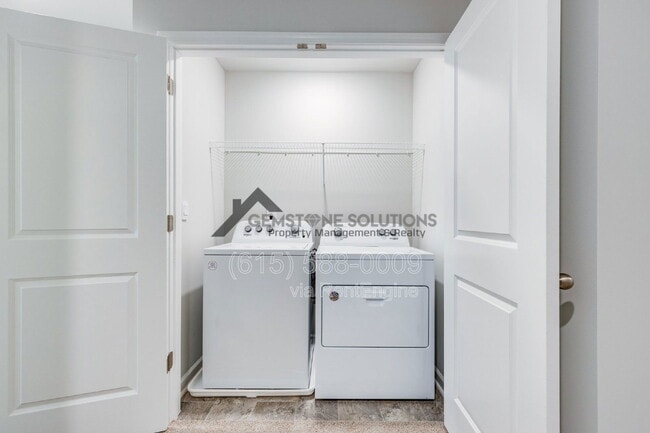 Building Photo - 4208 Oswin Dr