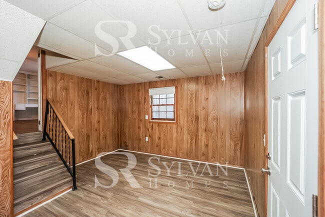 Building Photo - This charming 3BR, 2BA home is ready for you!