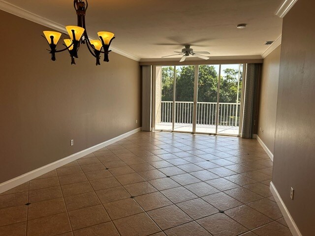 Building Photo - 14831 Park Lake Dr