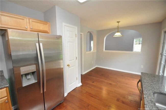 Building Photo - 806 Brickstone Dr