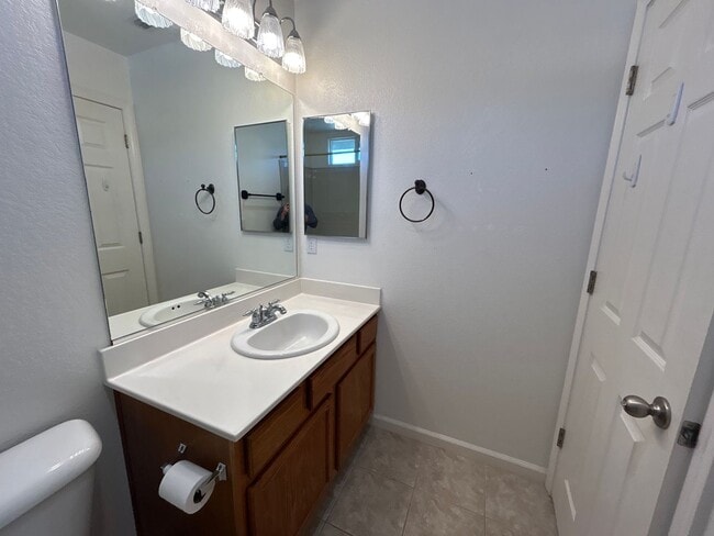 Building Photo - 212 Riverbend Ln