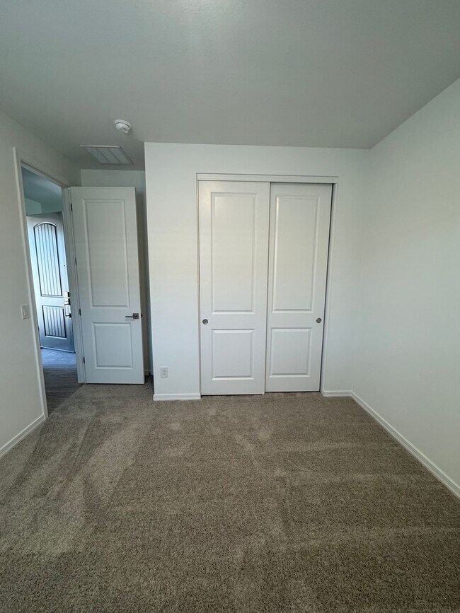 Building Photo - BRAND NEW HOME IN ALORAVITA IN PEORIA