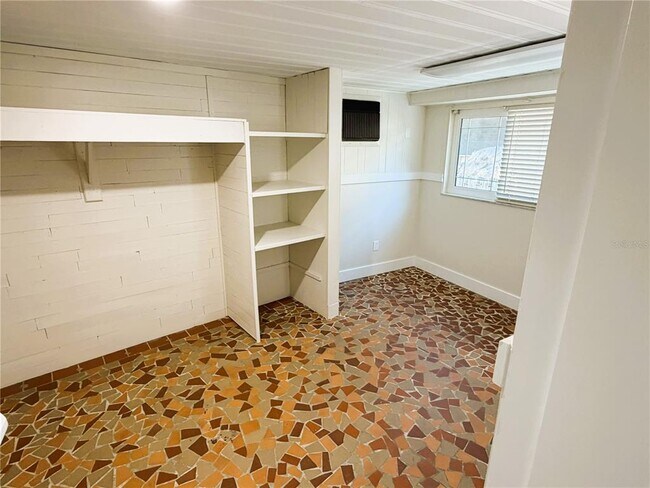 Building Photo - 4640 W Lamb Ave