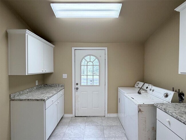 Building Photo - 236 Piney Ridge Dr
