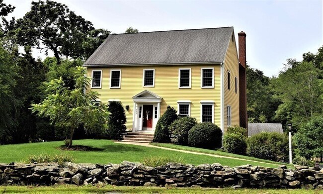 Building Photo - 398 Davis St