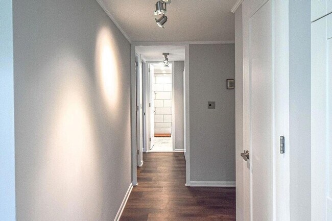 Building Photo - 130 26th St NW