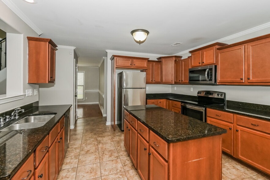 Building Photo - 6755 Clarmore Dr