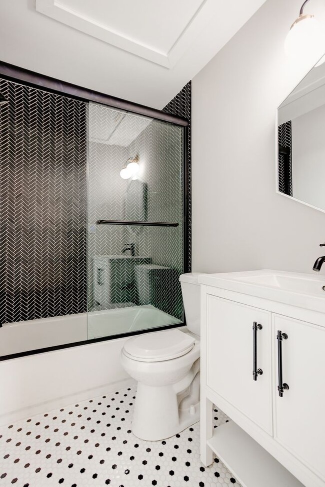 Building Photo - 2638 N 33rd St