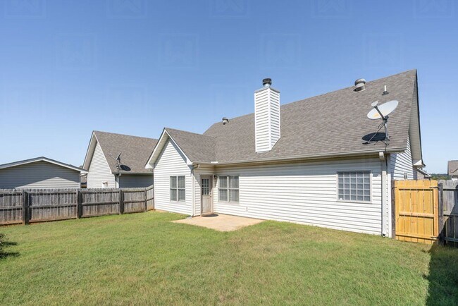 Building Photo - 3-Bed 2-Bath Gem in Moody