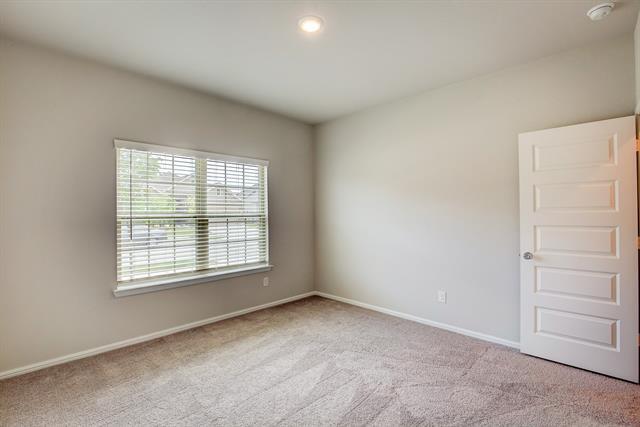 Building Photo - 3613 Bluestem Blvd