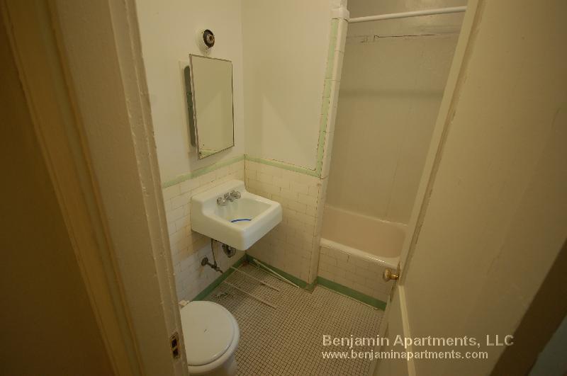 Building Photo - 133 Sutherland Rd