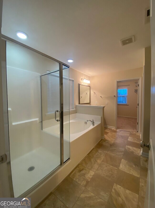 Building Photo - 116 Winslow Cir