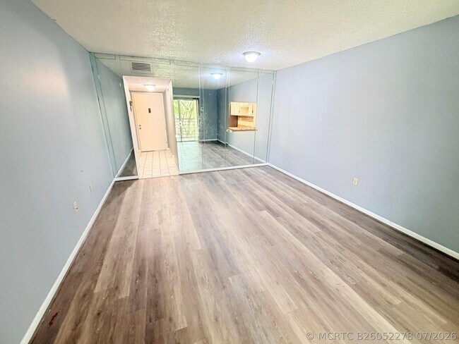 Building Photo - 4354 NW 9th Ave