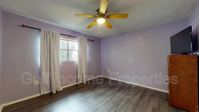 Building Photo - 5503 Fountain Lake Cir