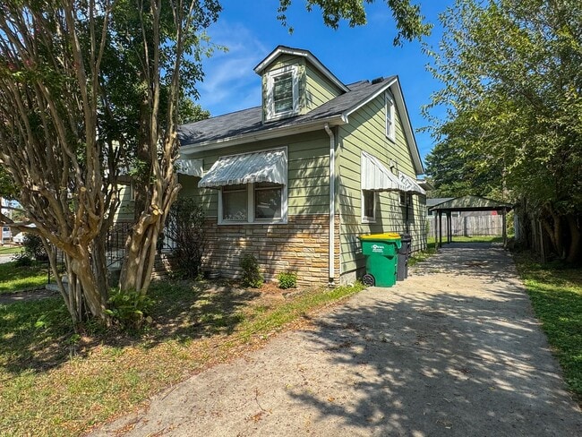 Building Photo - 511 N 6th Ave