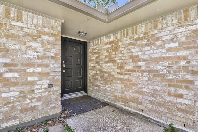 Building Photo - 2414 Chanay Ln