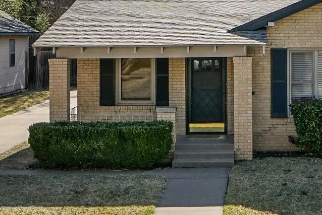 Building Photo - 2111 S Hayden St
