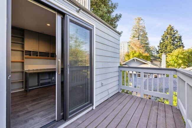 Building Photo - 237 High St