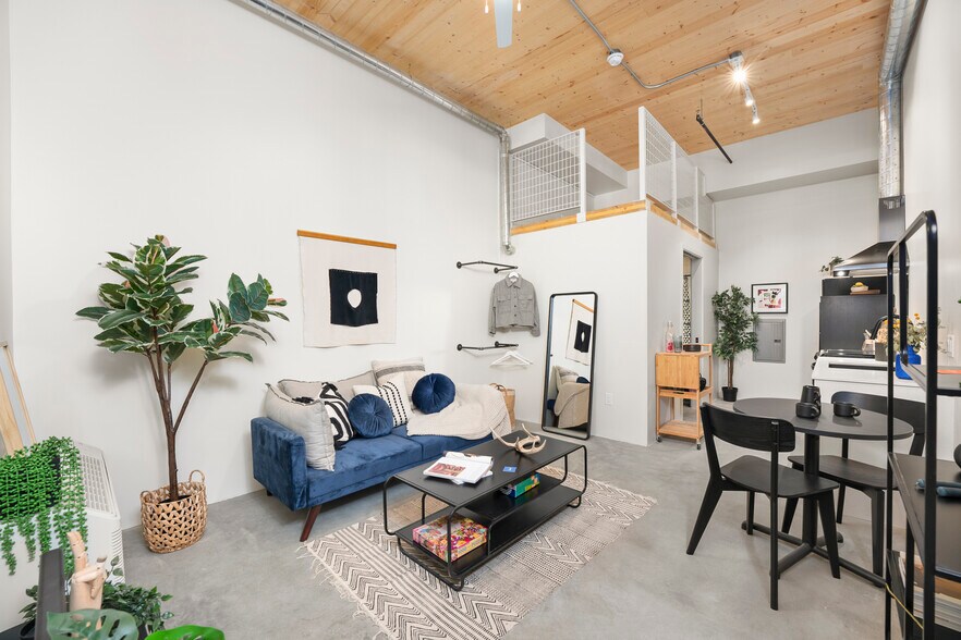 Primary Photo - Kind Downtown